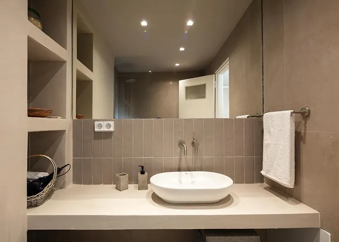 Cozy Garden Apartment